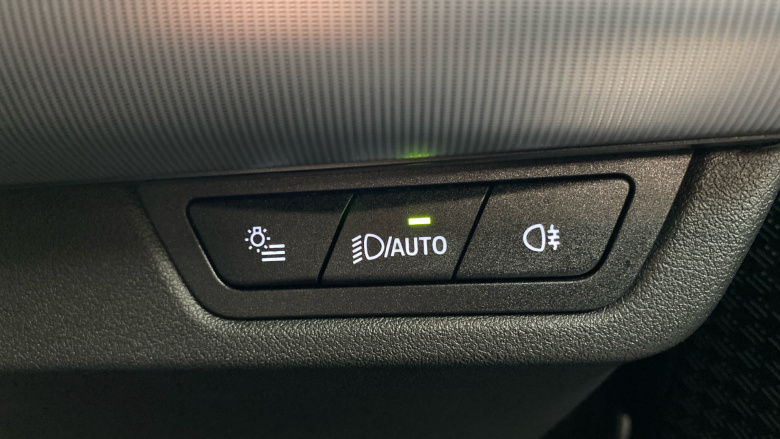 BMW 2 Series 225e xDrive Luxury 5dr DCT Hatchback